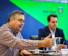 Governador Carlos Massa Ratinho Junior durante reunião com o secretário da Saúde, Beto Preto  -  Curitiba, 11/06/2021  -  Foto: José Fernando Ogura/AEN