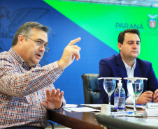 Governador Carlos Massa Ratinho Junior durante reunião com o secretário da Saúde, Beto Preto  -  Curitiba, 11/06/2021  -  Foto: José Fernando Ogura/AEN