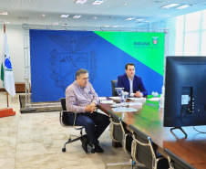 Governador Carlos Massa Ratinho Junior durante reunião com o secretário da Saúde, Beto Preto  -  Curitiba, 11/06/2021  -  Foto: José Fernando Ogura/AEN