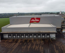 O governador Carlos Massa Ratinho Junior participou nesta sexta-feira (11), em Cambé, no Norte do Estado, da inauguração do Muffato Foods, um dos mais modernos centros de processamento de alimentos do Paraná, que recebeu investimento de R$ 170 milhões.Foto: Jonathan Campos/AEN