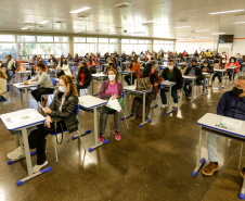 Profissionais de educação básica e do ensino superior de Maringá comparecem ao Restaurante Universitário  -  Foto: UEM
 