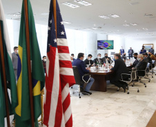 Governador Carlos Massa Ratinho Junior recebe o  embaixador norte-americano no País, Todd Chapman.Foto: Jonathan Campos/AEN