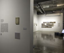 Educação pela Pedra, a exposição que marca a primeira ação da parceria entre o Museu Paranaense e a Fundação Joaquim Nabuco (Fundaj) de Recife (PE), teve seu período de visitação prorrogado até o dia 26 de setembro deste ano