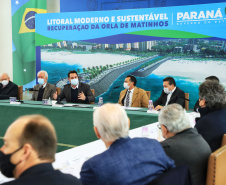 O governador Carlos Massa Ratinho Junior lançou nesta segunda-feira (21), no Palácio Iguaçu, o edital de licitação da primeira fase das obras de recuperação da orla de Matinhos, no Litoral do Paraná.  -  Curitiba, 21/06/2021  -  Foto: José Fernando Ogura/AEN