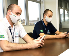 A Portos do Paraná implantou uma estação meteorológica própria, que disponibilizará medições e alertas em tempo real sobre as condições atmosféricas no Porto de Paranaguá. A ferramenta poderá ser acessada por toda a comunidade portuária, servindo de auxílio na prevenção de acidentes de trabalho. -  Paranaguá, 21/06/2021  - Foto: Cláudio Neves/Portos do Paraná