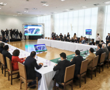 O governador Carlos Massa Ratinho Junior lançou nesta segunda-feira (21), no Palácio Iguaçu, o edital de licitação da primeira fase das obras de recuperação da orla de Matinhos, no Litoral do Paraná.  -  Curitiba, 21/06/2021  -  Foto: José Fernando Ogura/AEN