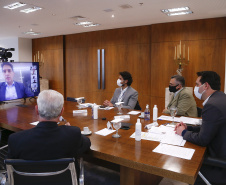 O governador Carlos Massa Ratinho Junior se reuniu nesta segunda-feira (21), por videoconferência, com a diretoria do Banco Mundial (BIRD) para alinhar as etapas de contratação de uma linha de crédito no valor de US$ 130 milhões (R$ 654 milhões na cotação atual). Foto: Jonathan Campos/AEN