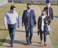 Cascavel, no Oeste do Paraná, recebeu nesta quarta-feira (23) a comitiva do governo federal que está no Estado para uma série de visitas técnicas a fim de avaliar o projeto da Nova Ferroeste. Em encontro com cooperativistas, foi abordado o desempenho da linha férrea já existente (a Ferroeste) e o impacto que a nova ferrovia terá sobre a competitividade do setor produtivo da região. Foto: Alessandro Vieira/AEN