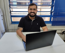 Guilherme Botelho, doutorando em Engenharia Química, irá para a Austrália  -  Foto: UEM