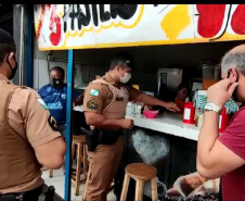 A conceituada avenida Saul Elkind, na zona norte de Londrina, é o principal eixo comercial da cidade mais distante da região central, e além de ser exemplo de estrutura para atender as necessidades dos moradores também se tornou o berço de uma modalidade de policiamento para melhorar a segurança pública do local