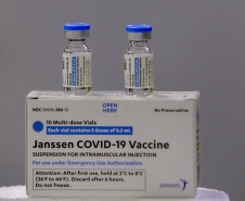 - Chegada de vacina da Janssen  -  Curitiba, 03/07/2021   -  Foto: Gilson Abreu/AEN