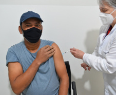 Mais de 1 milhão de pessoas foram vacinadas contra a Covid-19 aos finais de semana no Paraná
Foto: SESA/Regionais de SaúdeSA