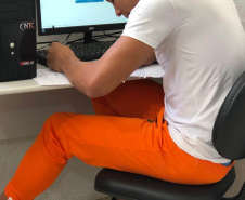 Vinte e um presos do sistema prisional do Paraná foram aprovados em primeira chamada no vestibular da Universidade Estadual de Londrina (UEL), cujo o resultado foi divulgado nesta segunda-feira (05/07). Os cursos que registraram maior quantidade de Pessoas Privadas de Liberdades aprovadas foram Educação Física (7), Serviço Social (2), Direito (2) e Nutrição (2). -  Curitiba, 05/07/2021  -  Foto: Geraldo Bubniak/AEN