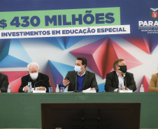 O Governo do Estado vai ampliar em 10% o investimento na educação especial do Paraná. O novo acordo, assinado nesta terça-feira (6) pelo governador Carlos Massa Ratinho Junior, em cerimônia no Palácio Iguaçu, prevê investimentos de R$ 432,3 milhões no ciclo que começa no próximo dia 1º de agosto e vai até o fim de janeiro de 2023. Foto: Jonathan Campos/AEN