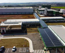 O governador Carlos Massa Ratinho Junior participou nesta quarta-feira (07) da inauguração oficial da primeira unidade industrial da Lacticínios Tirol no Paraná, em Ipiranga, nos Campos Gerais – os testes assépticos, que antecedem a produção comercial, foram iniciados em abril na nova planta. Foto: Jonathan Campos/AEN