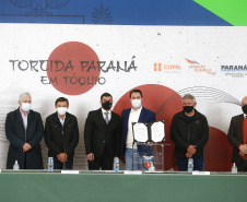 Governador Carlos Massa Ratinho Junior durante solenidade de lançamento nesta quinta-feira (08) no Palácio Iguaçu da campanha Torcida Paraná em Tóquio. O Estado terá a maior delegação de atletas da história do Paraná está na fase final de preparação para os Jogos Olímpicos e Paralímpicos Tóquio-2020 com 35 atletas.  -  Curitiba, 08/07/2021  -  Foto: Jonathan Campos/AEN