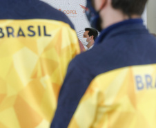 Governador Carlos Massa Ratinho Junior durante solenidade de lançamento nesta quinta-feira (08) no Palácio Iguaçu da campanha Torcida Paraná em Tóquio. O Estado terá a maior delegação de atletas da história do Paraná está na fase final de preparação para os Jogos Olímpicos e Paralímpicos Tóquio-2020 com 35 atletas.  -  Curitiba, 08/07/2021  -  Foto: Jonathan Campos/AEN