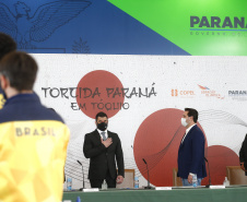 Governador Carlos Massa Ratinho Junior durante solenidade de lançamento nesta quinta-feira (08) no Palácio Iguaçu da campanha Torcida Paraná em Tóquio. O Estado terá a maior delegação de atletas da história do Paraná está na fase final de preparação para os Jogos Olímpicos e Paralímpicos Tóquio-2020 com 35 atletas.  -  Curitiba, 08/07/2021  -  Foto: Jonathan Campos/AEN