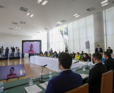 Governador Carlos Massa Ratinho Junior durante solenidade de lançamento nesta quinta-feira (08) no Palácio Iguaçu da campanha Torcida Paraná em Tóquio. O Estado terá a maior delegação de atletas da história do Paraná está na fase final de preparação para os Jogos Olímpicos e Paralímpicos Tóquio-2020 com 35 atletas.Foto Gilson Abreu/AEN