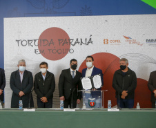 Governador Carlos Massa Ratinho Junior durante solenidade de lançamento nesta quinta-feira (08) no Palácio Iguaçu da campanha Torcida Paraná em Tóquio. O Estado terá a maior delegação de atletas da história do Paraná está na fase final de preparação para os Jogos Olímpicos e Paralímpicos Tóquio-2020 com 35 atletas.Foto Gilson Abreu/AEN