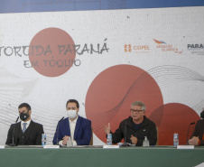 Governador Carlos Massa Ratinho Junior durante solenidade de lançamento nesta quinta-feira (08) no Palácio Iguaçu da campanha Torcida Paraná em Tóquio. O Estado terá a maior delegação de atletas da história do Paraná está na fase final de preparação para os Jogos Olímpicos e Paralímpicos Tóquio-2020 com 35 atletas.Foto Gilson Abreu/AEN