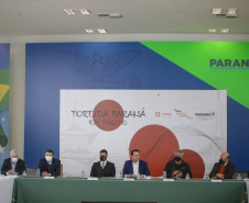 Governador Carlos Massa Ratinho Junior durante solenidade de lançamento nesta quinta-feira (08) no Palácio Iguaçu da campanha Torcida Paraná em Tóquio. O Estado terá a maior delegação de atletas da história do Paraná está na fase final de preparação para os Jogos Olímpicos e Paralímpicos Tóquio-2020 com 35 atletas.Foto Gilson Abreu/AEN