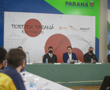 Governador Carlos Massa Ratinho Junior durante solenidade de lançamento nesta quinta-feira (08) no Palácio Iguaçu da campanha Torcida Paraná em Tóquio. O Estado terá a maior delegação de atletas da história do Paraná está na fase final de preparação para os Jogos Olímpicos e Paralímpicos Tóquio-2020 com 35 atletas.Foto Gilson Abreu/AEN