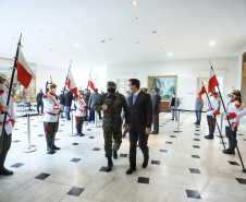 O governador Carlos Massa Ratinho Junior recebeu nesta sexta-feira (9), no Palácio Iguaçu, o comandante-geral do Exército Brasileiro, general Paulo Sérgio Nogueira de Oliveira, e uma comitiva com o alto comando da instituição militar. -  Curitiba, 09/07/2021  -  Foto: José Fernando Ogura/AEN