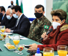 O governador Carlos Massa Ratinho Junior recebeu nesta sexta-feira (9), no Palácio Iguaçu, o comandante-geral do Exército Brasileiro, general Paulo Sérgio Nogueira de Oliveira, e uma comitiva com o alto comando da instituição militar. -  Curitiba, 09/07/2021  -  Foto: José Fernando Ogura/AEN