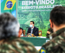 O governador Carlos Massa Ratinho Junior recebeu nesta sexta-feira (9), no Palácio Iguaçu, o comandante-geral do Exército Brasileiro, general Paulo Sérgio Nogueira de Oliveira, e uma comitiva com o alto comando da instituição militar. -  Curitiba, 09/07/2021  -  Foto: José Fernando Ogura/AEN