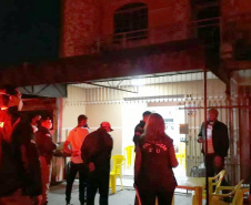 Fiscalizações da AIFU interditam 11 pontos comerciais e dispersam 1,1 mil pessoas neste final de semana em Curitiba
Foto: PMPR