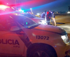 Fiscalizações da AIFU interditam 11 pontos comerciais e dispersam 1,1 mil pessoas neste final de semana em Curitiba
Foto: PMPR