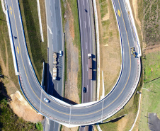 Novo viaduto melhora mobilidade na BR-277 e traz mais segurança a moradores de Campo Largo. A obra foi inaugurada oficialmente nesta quarta-feira (14) pelo governador Carlos Massa Ratinho Junior.  -  Curitiba, 14/07/2021  -  foto: Rodrigo Félix Leal