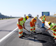 Novo viaduto melhora mobilidade na BR-277 e traz mais segurança a moradores de Campo Largo. A obra foi inaugurada oficialmente nesta quarta-feira (14) pelo governador Carlos Massa Ratinho Junior.  -  Curitiba, 14/07/2021  -  foto: Rodrigo Félix Leal