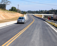 Novo viaduto melhora mobilidade na BR-277 e traz mais segurança a moradores de Campo Largo. A obra foi inaugurada oficialmente nesta quarta-feira (14) pelo governador Carlos Massa Ratinho Junior.  -  Curitiba, 14/07/2021  -  foto: Rodrigo Félix Leal