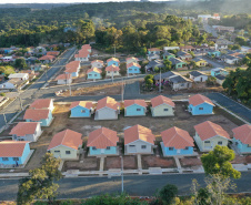 Trinta famílias de Sâo João do Triunfo participaram nesta quinta-feira (15), na Câmara Municipal, do sorteio que definiu as casas que serão ocupadas por cada uma delas no Residencial José Euclides dos Santos Neto. O empreendimento faz parte do programa Casa Fácil Paraná e será entregue aos beneficiários entre o fim de julho e o início de agosto. (Foto: Alessandro Vieira/AEN)