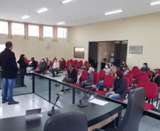 Trinta famílias de Sâo João do Triunfo participaram nesta quinta-feira (15), na Câmara Municipal, do sorteio que definiu as casas que serão ocupadas por cada uma delas no Residencial José Euclides dos Santos Neto. O empreendimento faz parte do programa Casa Fácil Paraná e será entregue aos beneficiários entre o fim de julho e o início de agosto. (Foto: Alessandro Vieira/AEN)