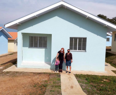 Trinta famílias de Sâo João do Triunfo participaram nesta quinta-feira (15), na Câmara Municipal, do sorteio que definiu as casas que serão ocupadas por cada uma delas no Residencial José Euclides dos Santos Neto. O empreendimento faz parte do programa Casa Fácil Paraná e será entregue aos beneficiários entre o fim de julho e o início de agosto. (Foto: Alessandro Vieira/AEN)