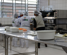 Banco de Alimentos da Ceasa Curitiba  recebe curso de desidratação de hortigranjeiros
Foto: Ceasa Paraná / Karin Jaqueline de Paula
