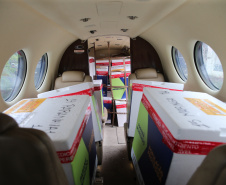 Em seis meses entregando vacinas para todo o Paraná, aeronaves da Casa Militar somam onze dias em horas de voo- Foto: Geraldo Bubniak/AEN