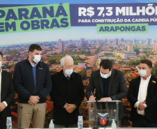 Governador Carlos Massa Ratinho Junior, durante solenidade assinatura de ordem serviços para construção da Cadeia Pública e pavimentação de estradas rurais em Arapongas -  Curitiba, 19/07/2021  -  Foto: Jonathan Campos/AEN