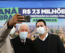 Governador Carlos Massa Ratinho Junior, durante solenidade assinatura de ordem serviços para construção da Cadeia Pública e pavimentação de estradas rurais em Arapongas -  Curitiba, 19/07/2021  -  Foto: Jonathan Campos/AEN