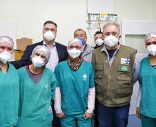 O secretário de Estado da Saúde, Beto Preto acompanha o ministro da Saúde, Marcelo Queiroga, nesta terça-feira (20) no Hospital Municipal Padre Germano Lauck  em Foz do Iguaçu. Foto: Gilson Abreu/AEN