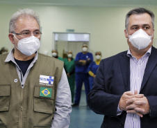 O secretário de Estado da Saúde, Beto Preto acompanha o ministro da Saúde, Marcelo Queiroga, nesta terça-feira (20) no Hospital Municipal Padre Germano Lauck  em Foz do Iguaçu. Foto: Gilson Abreu/AEN