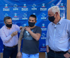 O secretário de Estado da Saúde, Beto Preto, acompanhou a vacinação contra a Covid-19 no município de Guaíra, na região Oeste, nesta quarta-feira (21).  -  Guaíra, 21/07/2021  -  Foto: Gustavo Marçal/SESA