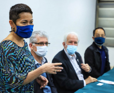 O governador em exercício Darci Piana, conheceu nesta quarta-feira (21), em Londrina, na Região Norte, as instalações da Fiação Bratac, um dos principais elos da cadeia no Estado, responsável pela produção do bicho-da-seda e do fio e também pela comercialização do produto final.  -  Londrina, 21/07/2021  -  Foto: José Fernando Ogura/AEN