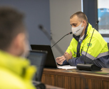 Com a promoção de workshops com prestadores de serviços portuários, equipe da Diretoria de Meio Ambiente da empresa pública visa aperfeiçoar os procedimentos para promover segurança ambiental, saúde e segurança no trabalho. -  Paranaguá, 22/07/2021  -  Foto: Claudio Neves/Portos do Paraná