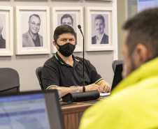 Com a promoção de workshops com prestadores de serviços portuários, equipe da Diretoria de Meio Ambiente da empresa pública visa aperfeiçoar os procedimentos para promover segurança ambiental, saúde e segurança no trabalho. -  Paranaguá, 22/07/2021  -  Foto: Claudio Neves/Portos do Paraná