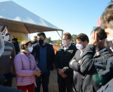 A cidade de Ponta Grossa vai receber mais 408 moradias em um novo bairro planejado por meio do programa Casa Verde e Amarela. O Residencial Bem Viver Uvaranas, que conta com a participação do Governo do Estado, foi idealizado pela construtora Pacaembu e receberá R$ 60 milhões de investimentos do FGTS, financiados pela Caixa Econômica. -  (Foto: Guilherme Santos/Cohapar)