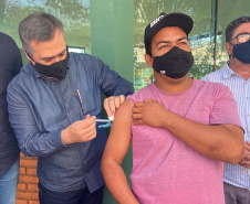 Secretário da Saúde acompanha vacinação e anuncia investimentos no Norte Pioneiro
Foto: SESA
